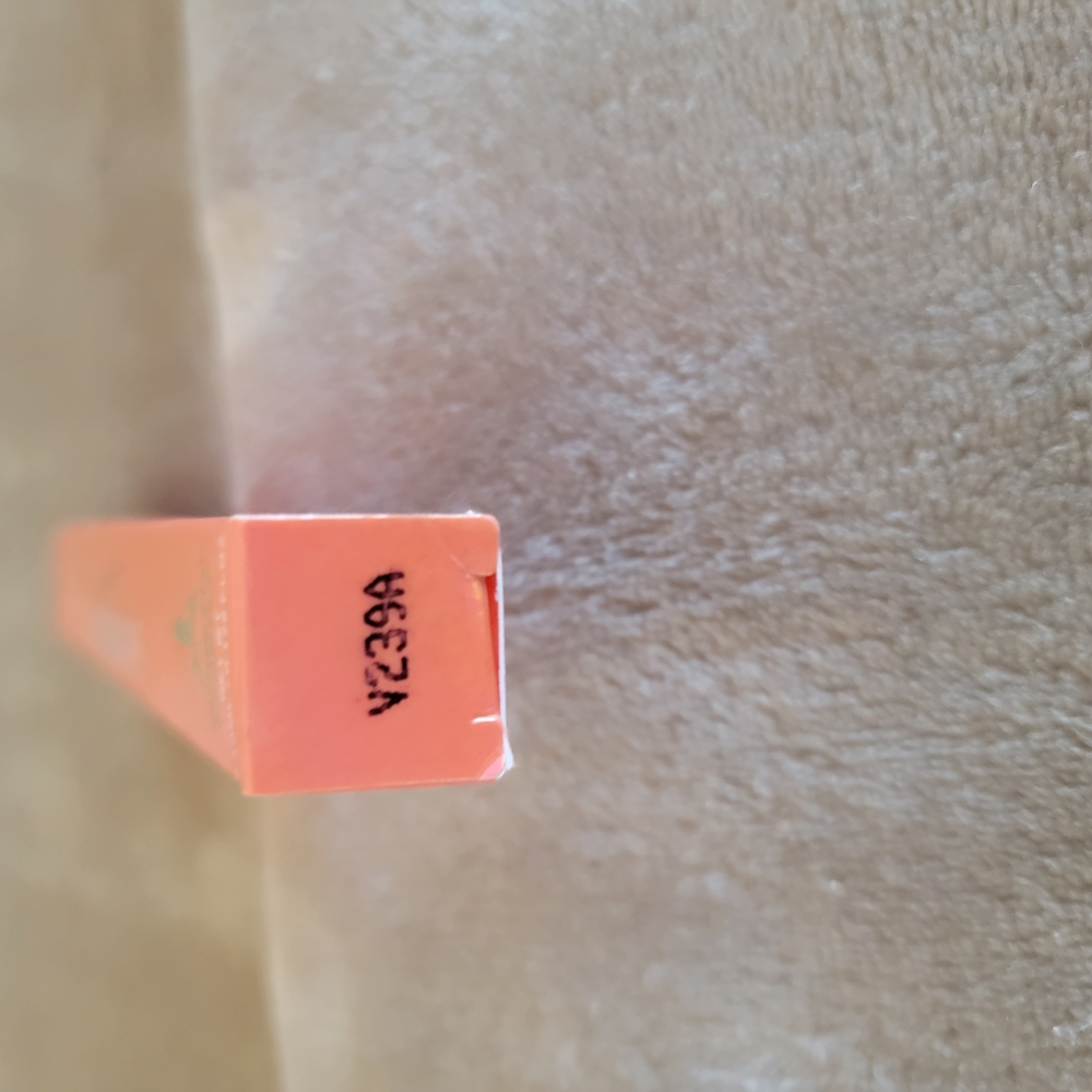 Vibrant Pale Orange Lip Gloss - Picture 5 of 8